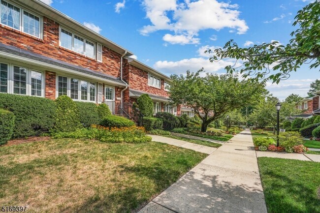 Primary Photo - 777 Springfield Ave