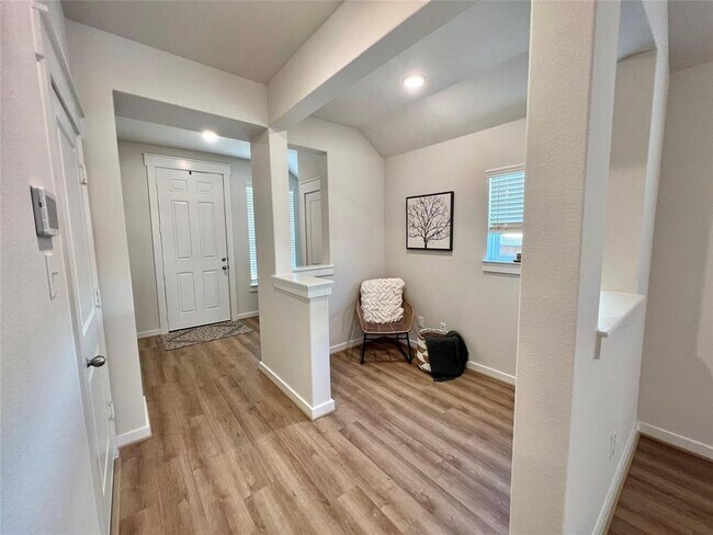 Building Photo - 7534 Coral Ter Dr