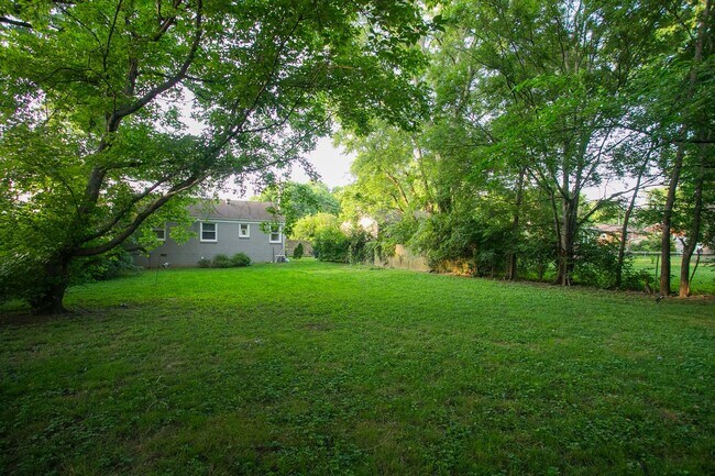 Building Photo - 2129 Crystal Dr