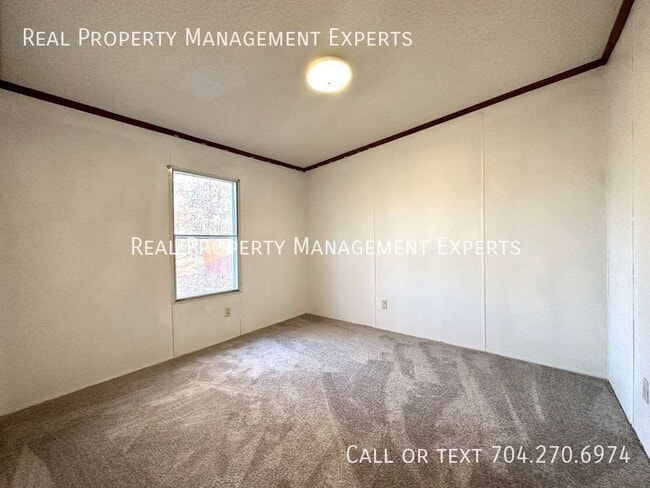 Building Photo - 5268 Montana Cir NW