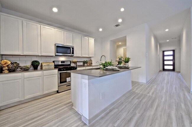 Building Photo - 6902 Telford Holw Trl