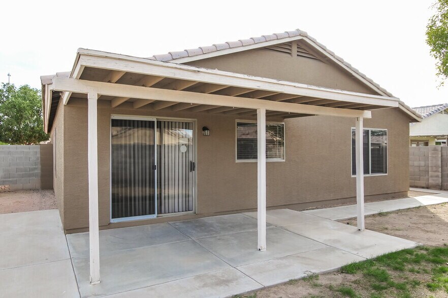 Building Photo - 8740 W Loma Ln