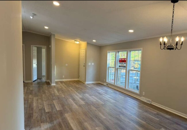 Building Photo - 379 Brookside Dr