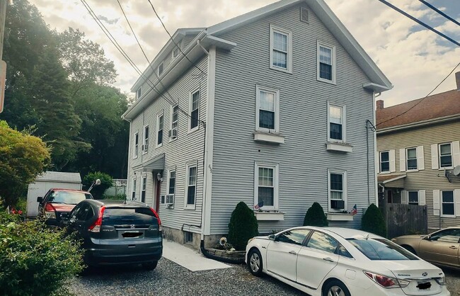 Building Photo - 858 Lower River Rd