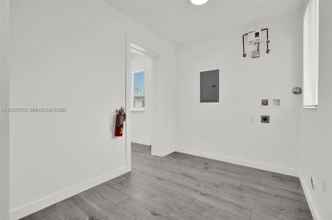 Building Photo - 600 NW 25th Ct