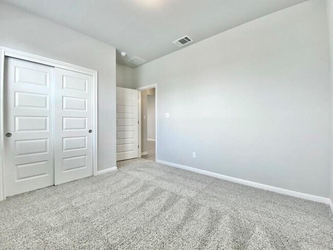 Building Photo - 2420 Pecan Island Dr