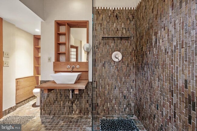 Building Photo - 2227 Glasgow Rd