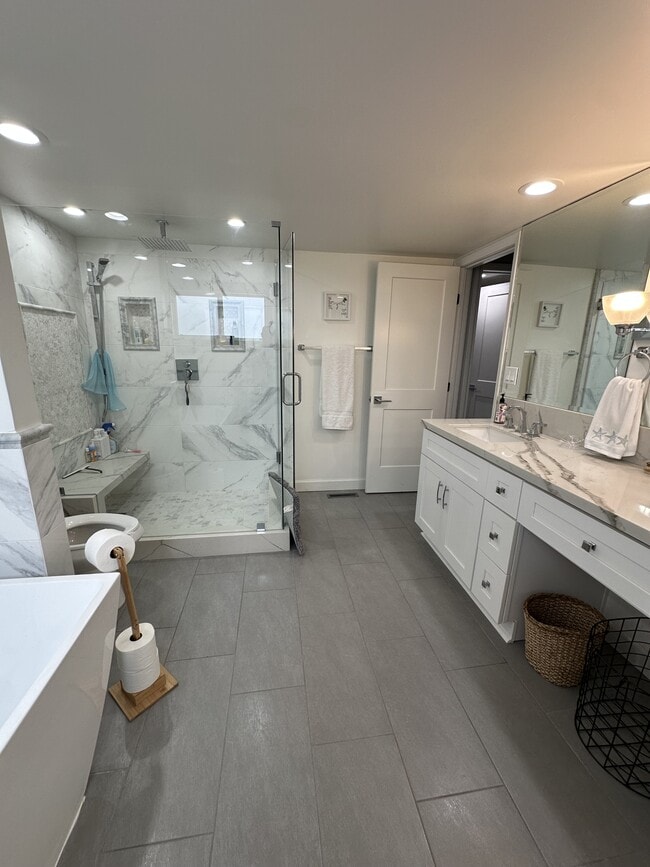 Building Photo - 5346 Sandpiper Way