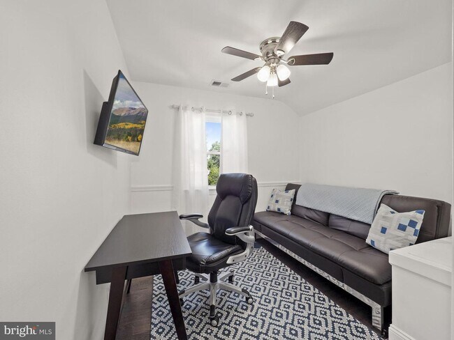 Building Photo - 2605 Arcola Ave