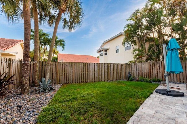 Building Photo - 6952 NW 27th Ct