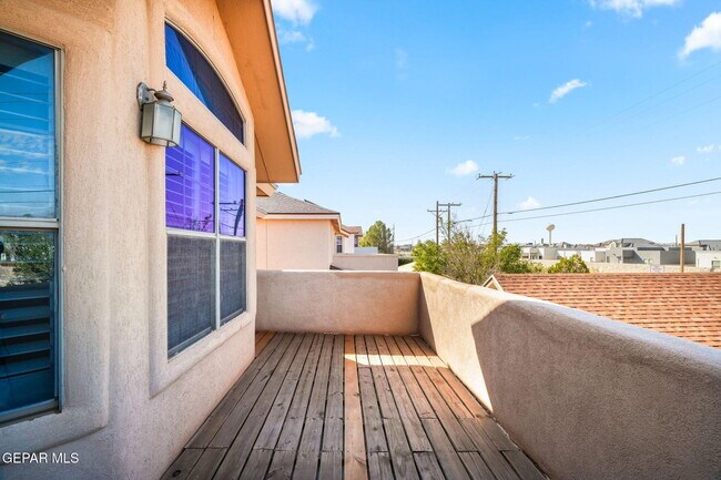 Building Photo - 695 Paseo del Mar Dr
