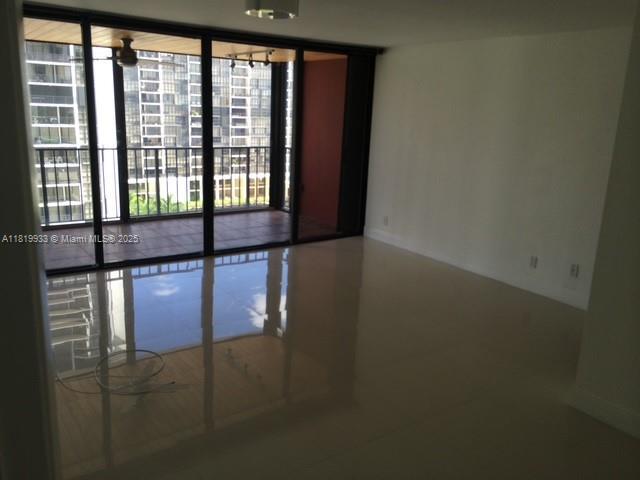 Building Photo - 1915 Brickell Ave