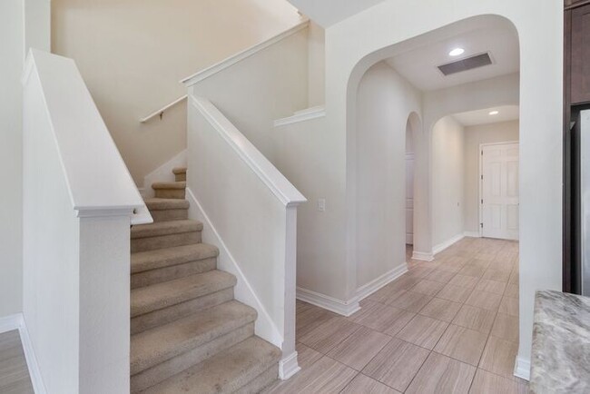 Building Photo - Estancia 4 Bed / 2.5 House Home for Lease!