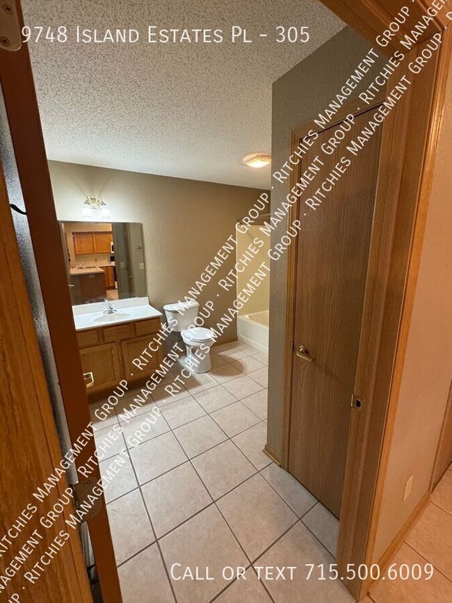 Building Photo - 9748 Island Estates Pl