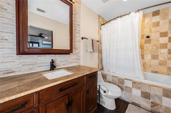 Building Photo - 670 NW 16th St