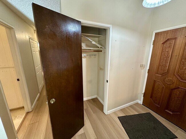 Building Photo - charming 3-bedroom, 2-bathroom