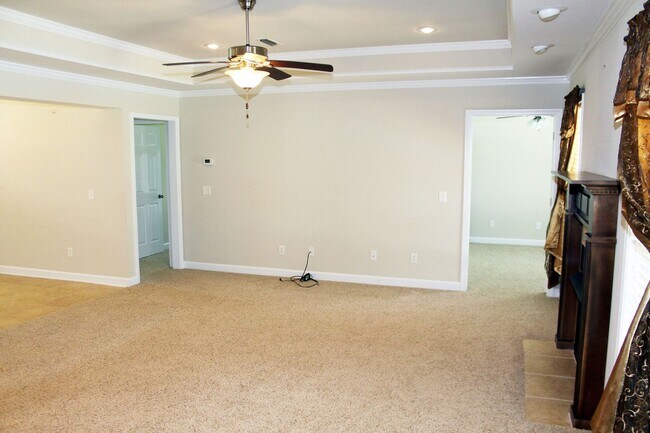 Building Photo - 113 Stonehedge Dr