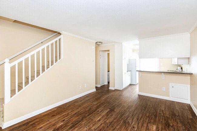 Building Photo - Sandpointe Cove Apartment Homes