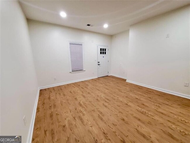 Building Photo - 1834 Walker St