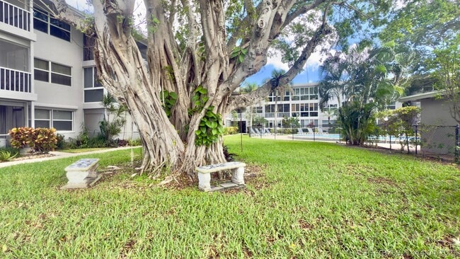 Building Photo - 1200 SW 12th Ct