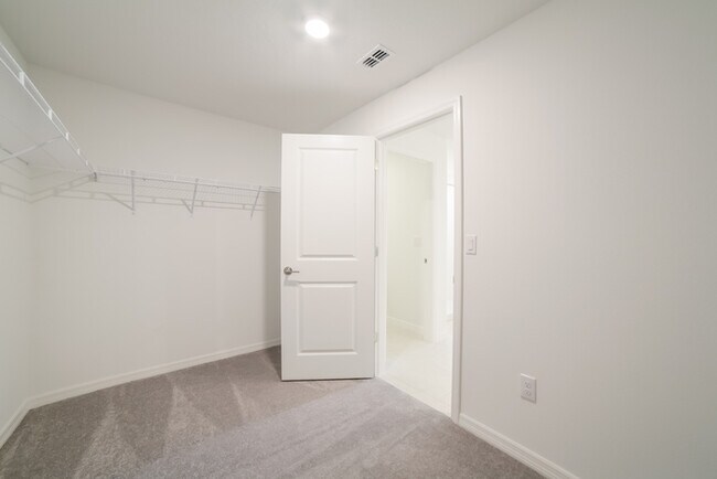 Building Photo - 4124 84th Ct E