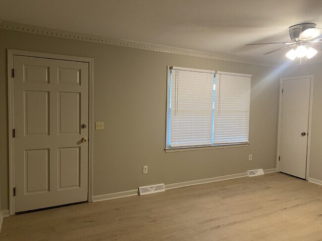 Building Photo - "Charming 2-Bedroom Duplex in Simpsonville...