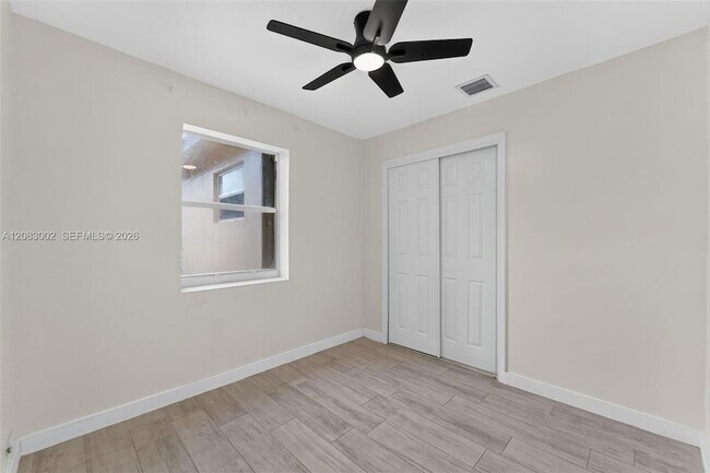 Building Photo - 1664 SW 28th Ave