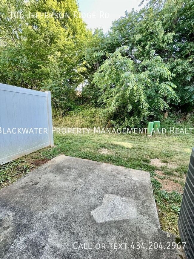 Building Photo - 106 Jefferson Ridge Rd