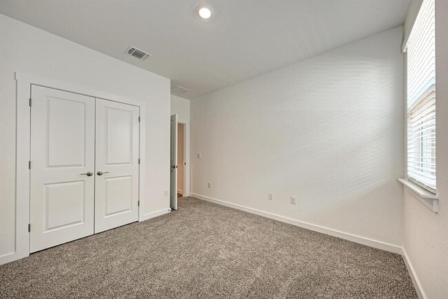 Building Photo - 1820 Crooked Crk St