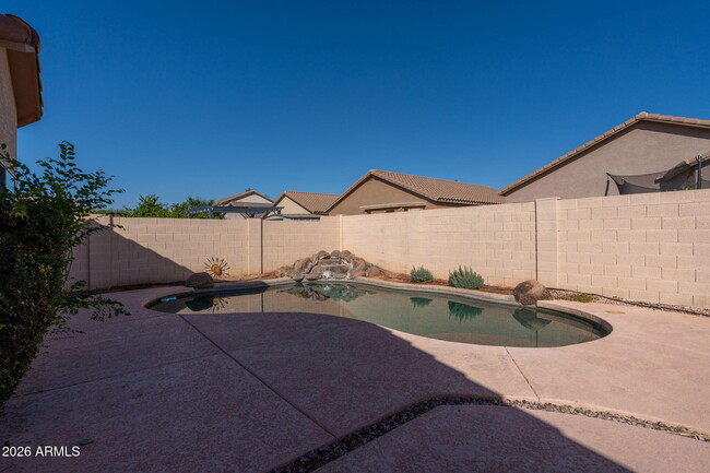 Building Photo - 15224 W Desert Hills Dr