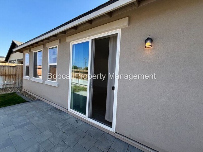 Building Photo - 1120 Dapple Dr