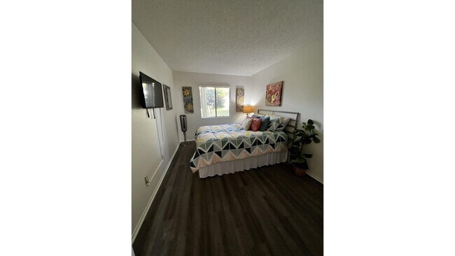 Building Photo - 406 Tava Ln