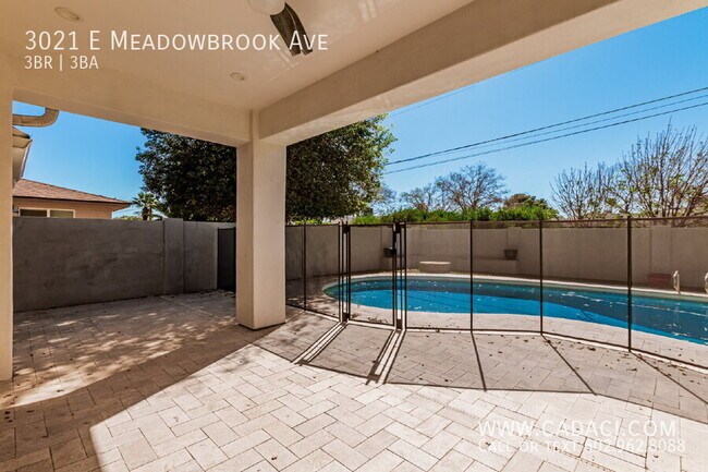 Building Photo - 3021 E Meadowbrook Ave