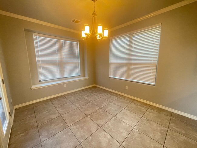 Building Photo - Two Story Beauty in Desert Ridge