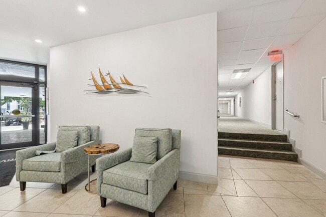 Building Photo - 1301 River Reach Dr