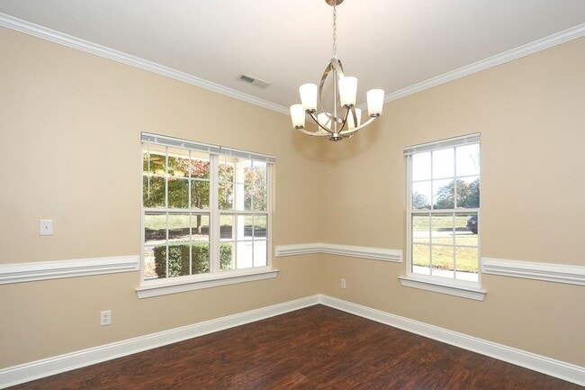 Building Photo - Welcome to this stunning 5 bedroom, 2.5 bath home nestled in the desirable location of Cornelius,...