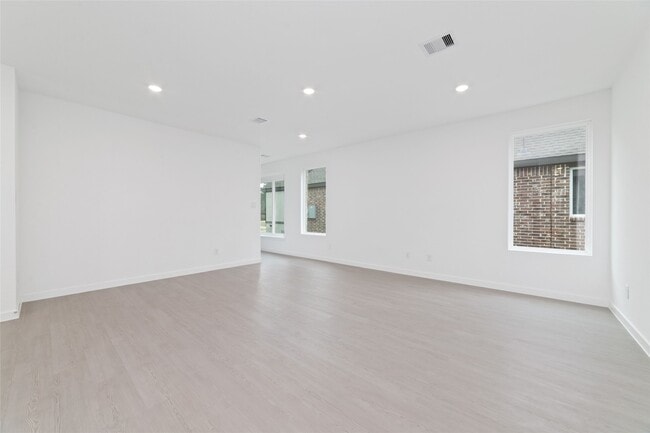 Building Photo - 31409 Moore Rd