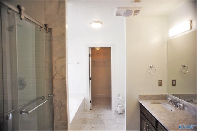 Building Photo - 139 Timberlake Dr