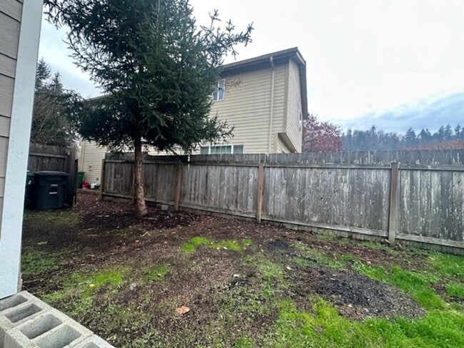 Building Photo - 223 Pioneer Dr