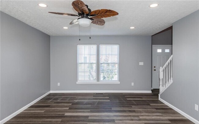 Building Photo - 3601 Empire Dr