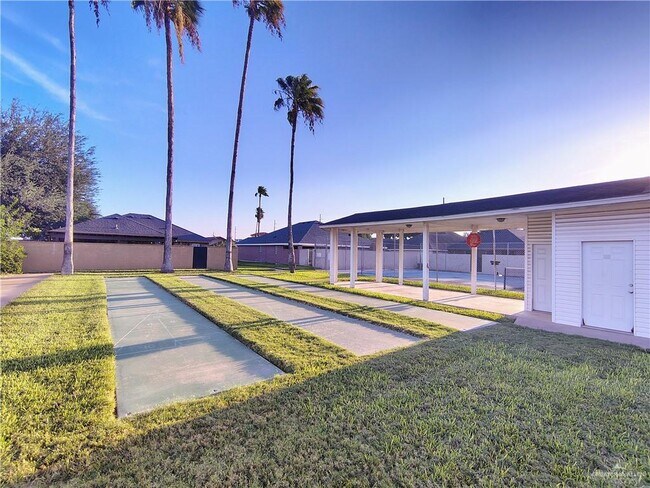 Building Photo - 3511 Datepalm Ave