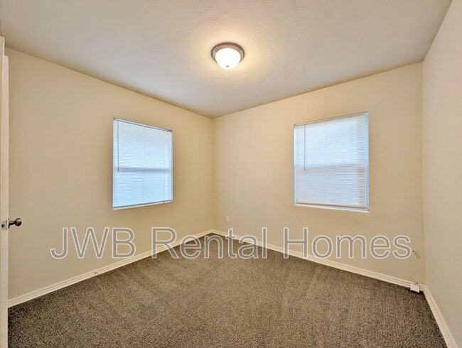 Building Photo - 3853 Copper Cir E