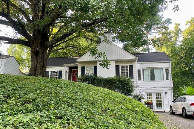 Primary Photo - 321 Hascall Rd NW