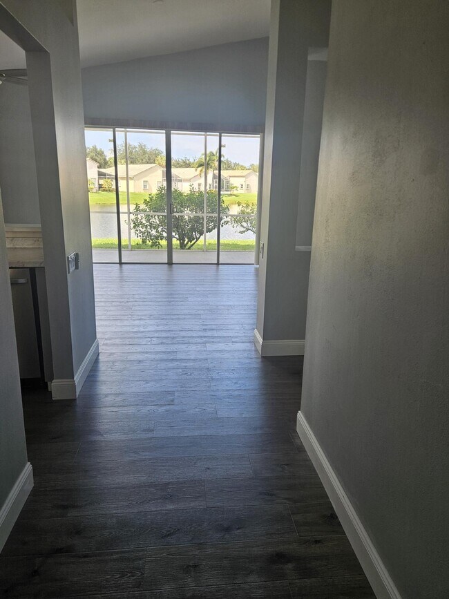 Building Photo - 340 NW Breezy Point Loop