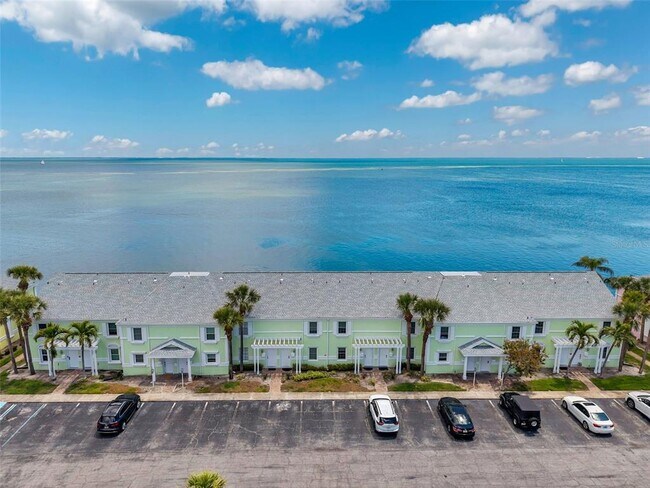 Building Photo - 4768 Coquina Key Dr SE