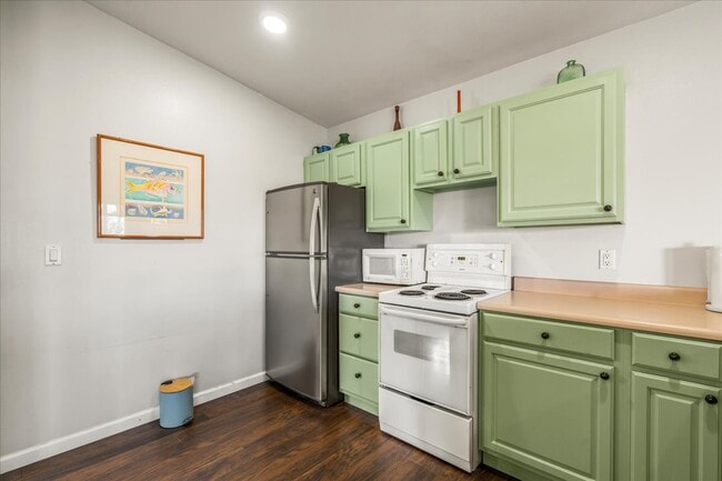 Building Photo - 55 Piimauna St