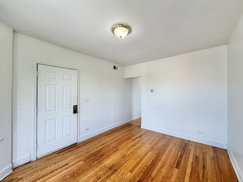 Building Photo - 4251 W Haddon Ave