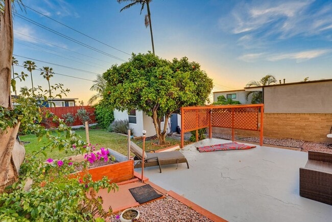 Building Photo - 3 Bedroom Home with Ocean Views in Point Loma