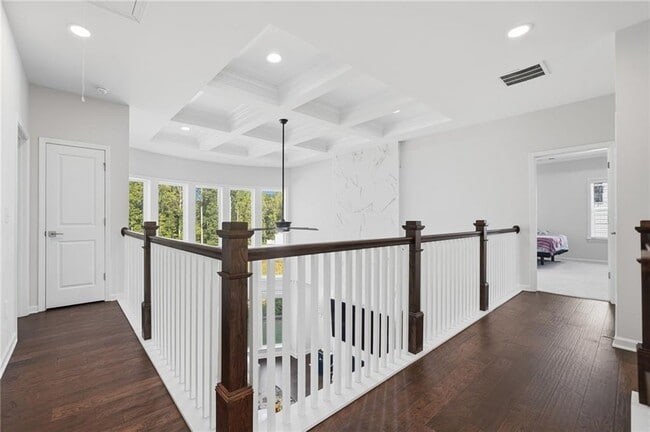Building Photo - 4440 Kendall Pointe Dr