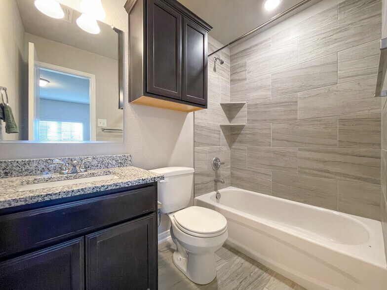 Building Photo - 10624 Langham Dr